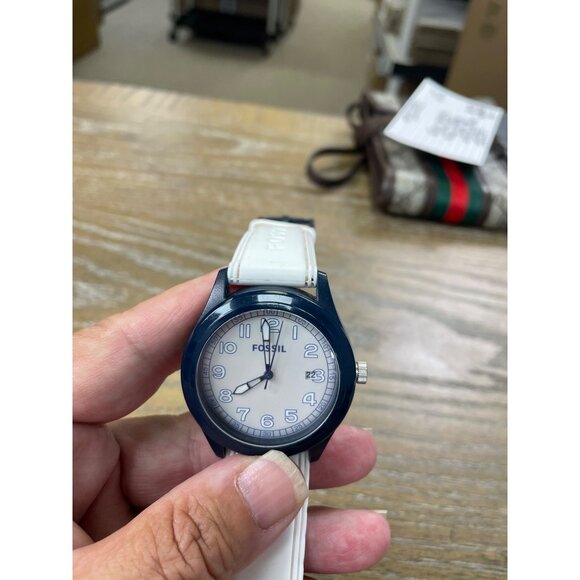 Fossil Mens white black quartz watch in good working condition SKU 8813 - Picture 13 of 13